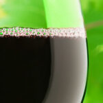 wineglass_grapes_1280px